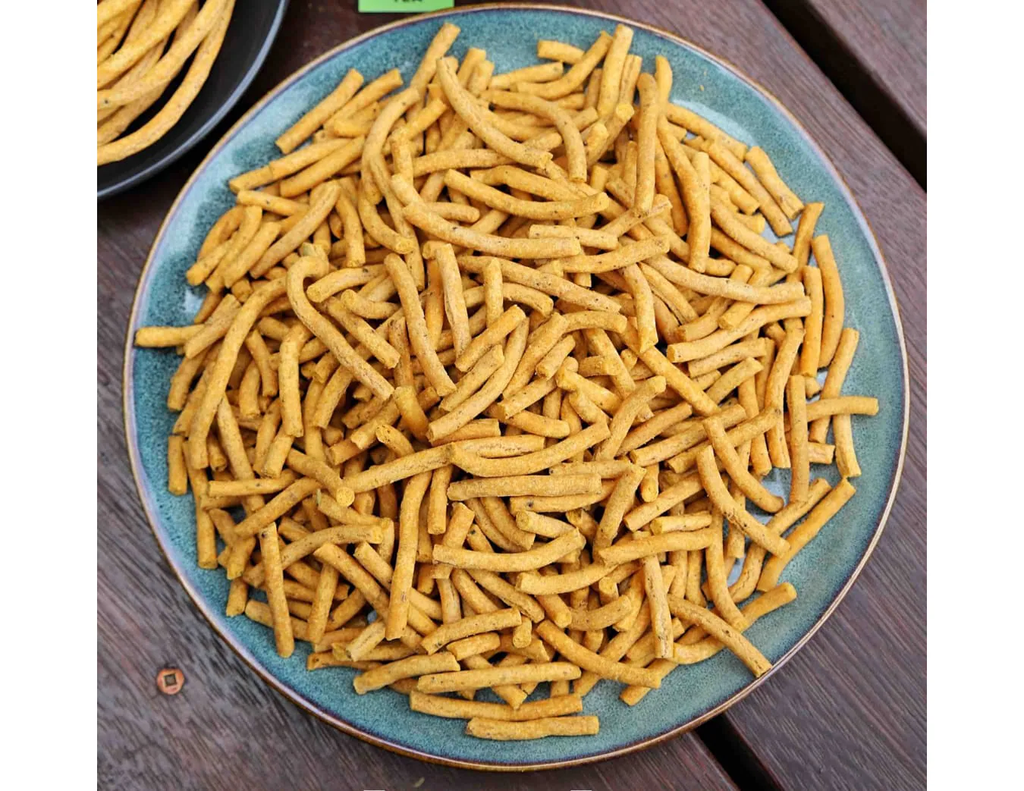 Ghotaram Halwai Special Laung Sev Namkeen Ratlami Sev Snack/Ratlami Bhujia Sev/No Palmolein Oil/Lavng Sev Bhujiya Namkeen Made In Groundnut Oil/No Preservatives Fresh Namkeen-250*1Pack